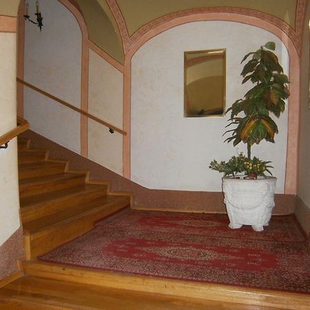 Kastelyfogado Sitke Hotel Buitenkant foto